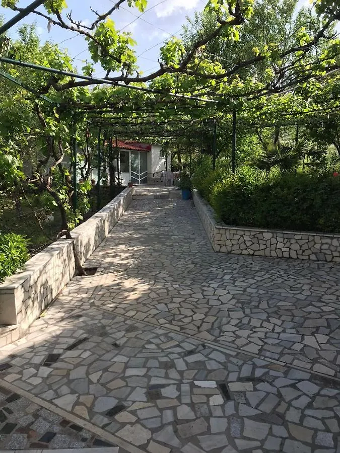 펜션 Kasaj Villa Gjirokastër